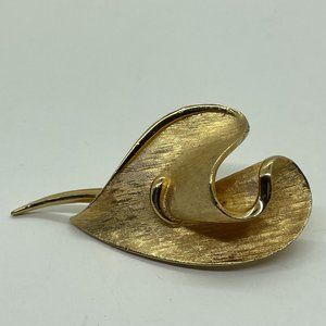 Vintage Signed Coro Brushed Gold Tone Flower Brooch Pin